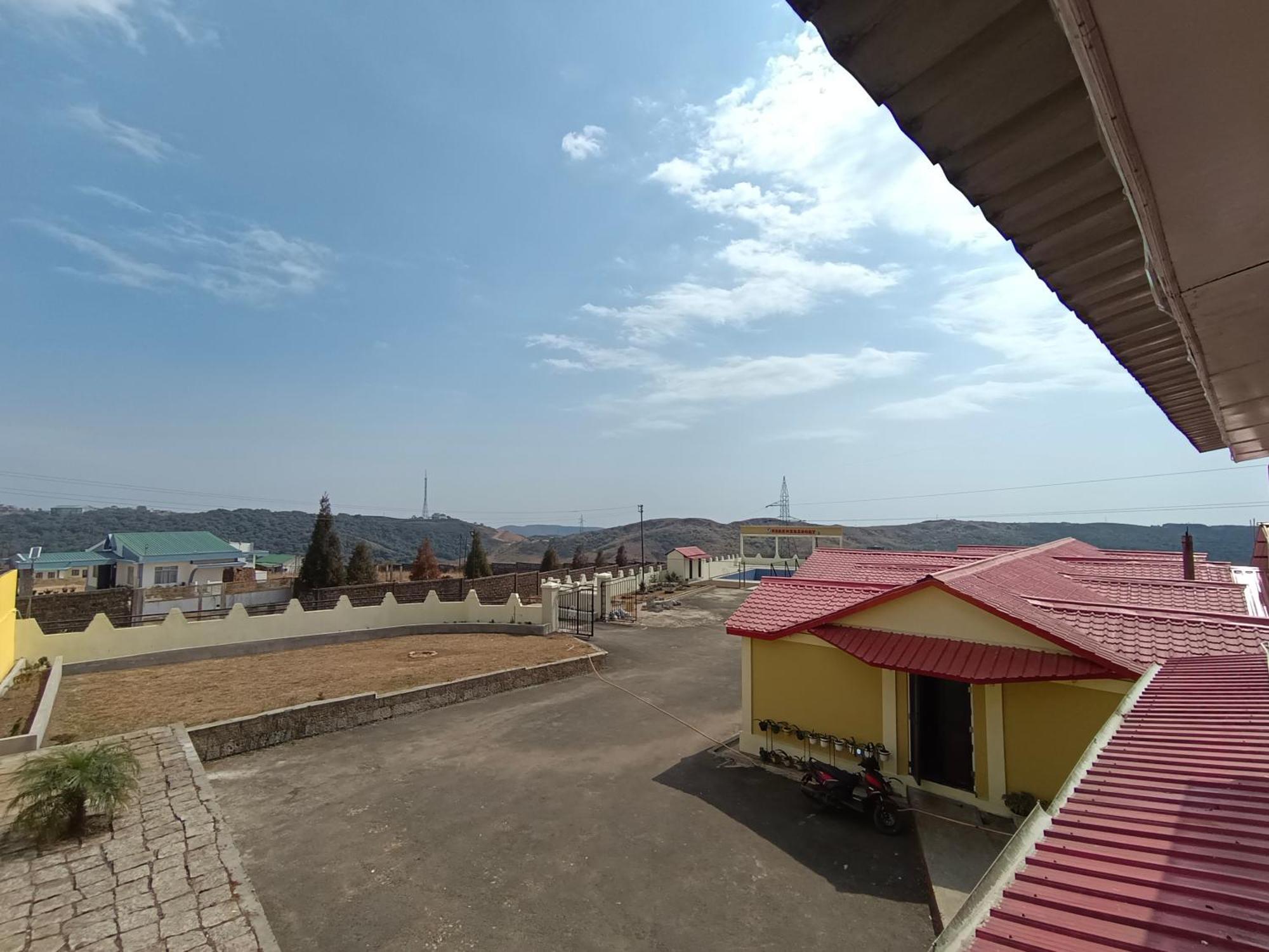Serene Resort Черапунджи Екстериор снимка