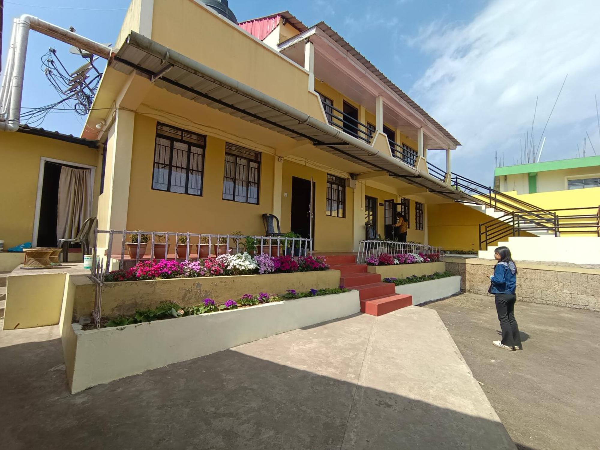 Serene Resort Черапунджи Екстериор снимка